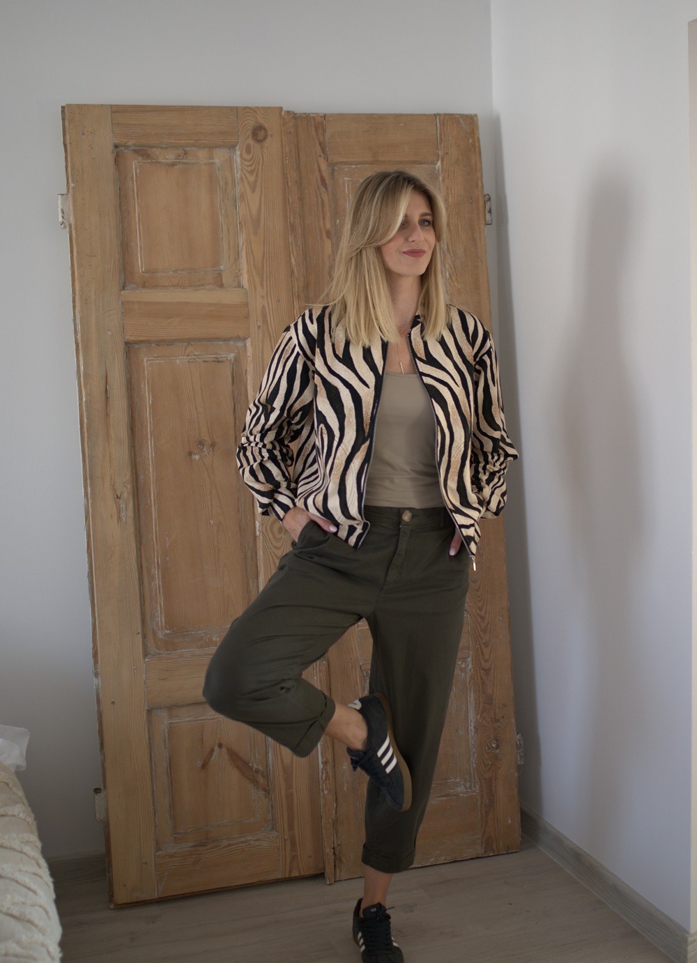 Bomberka oversize zebra - obrazek 2