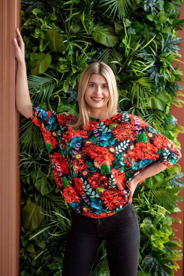 Bluzka nietoperz, oversize czerwone kwiaty