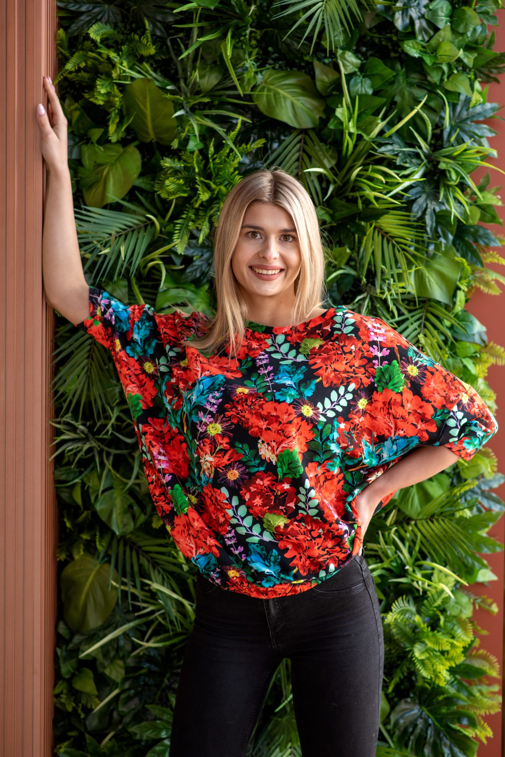 Bluzka nietoperz, oversize czerwone kwiaty