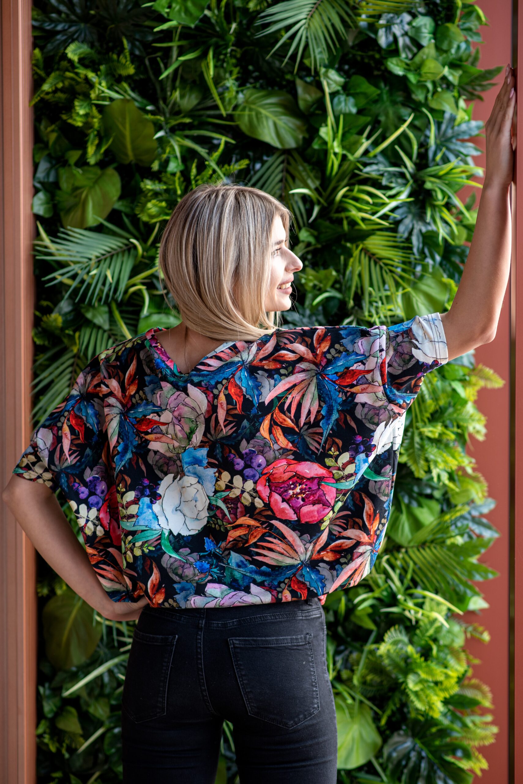 Bluzka nietoperz, oversize piwonie - obrazek 4