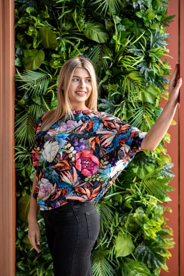 Bluzka nietoperz, oversize piwonie