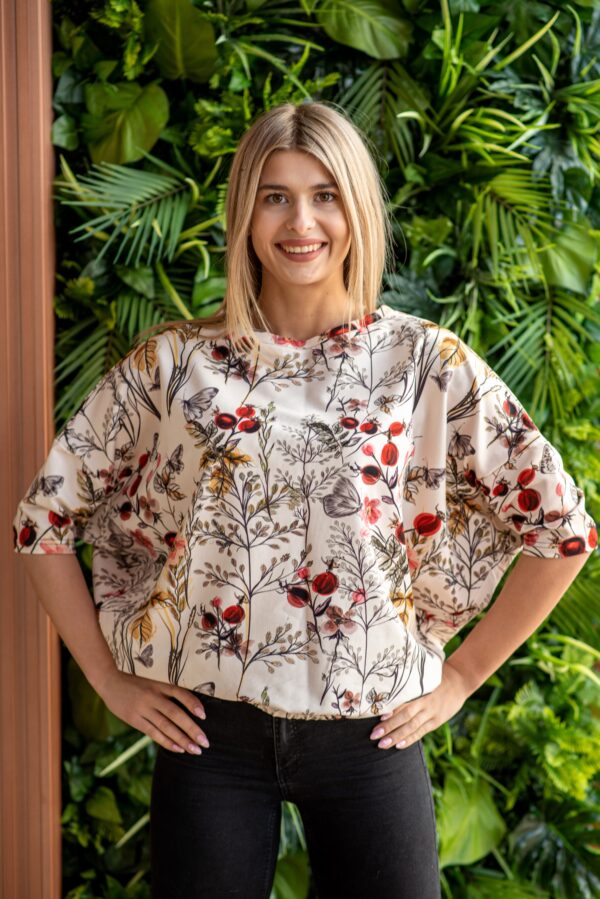 Bluzka nietoperz, oversize dzika róża