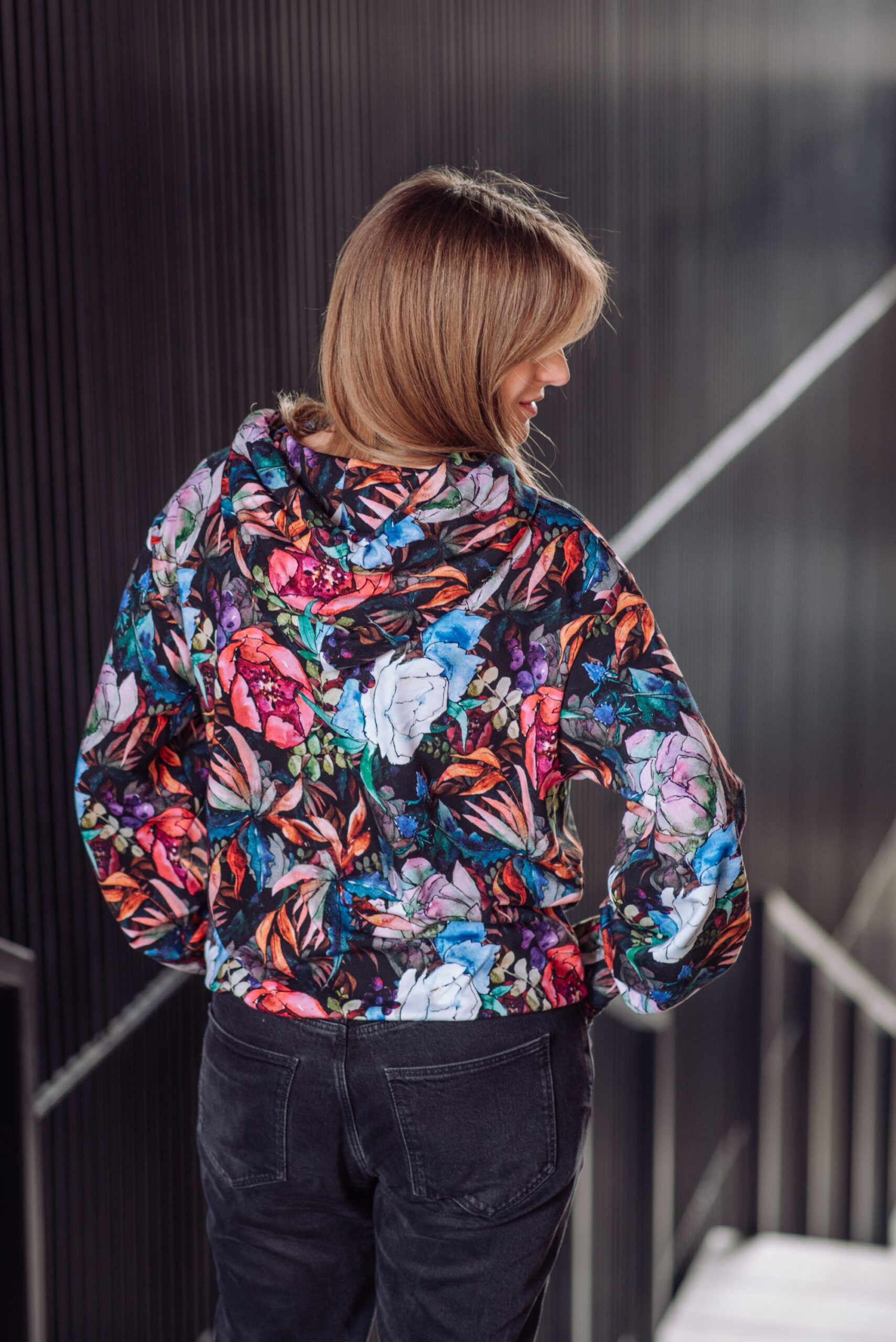 Bluza Clasic Kangurka piwonie - obrazek 5