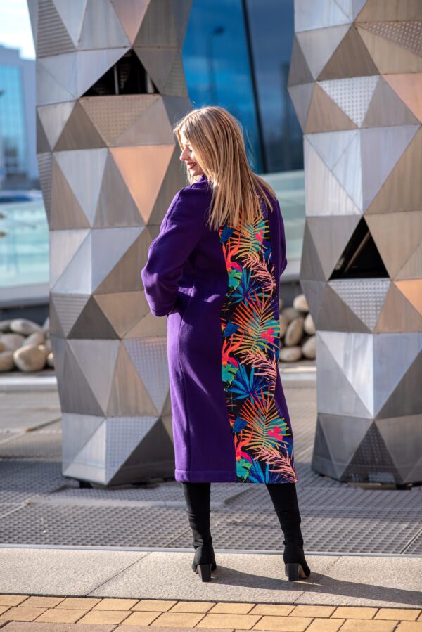 Długa dzianinowa bluza ze stójką fiolet-neonowe liście