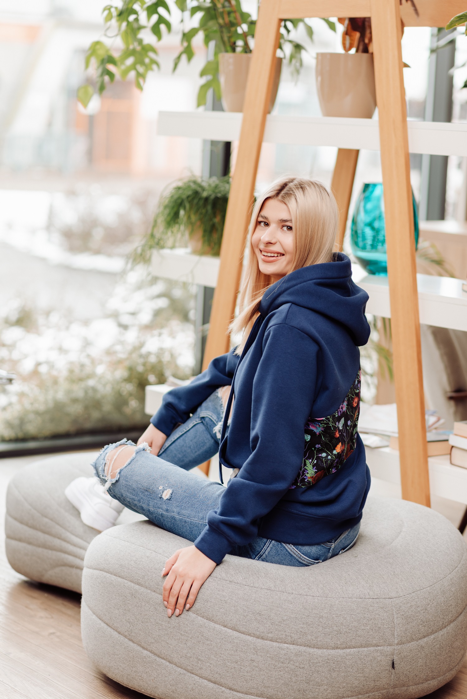 Bluza Clasic kangurka granatowa - obrazek 4