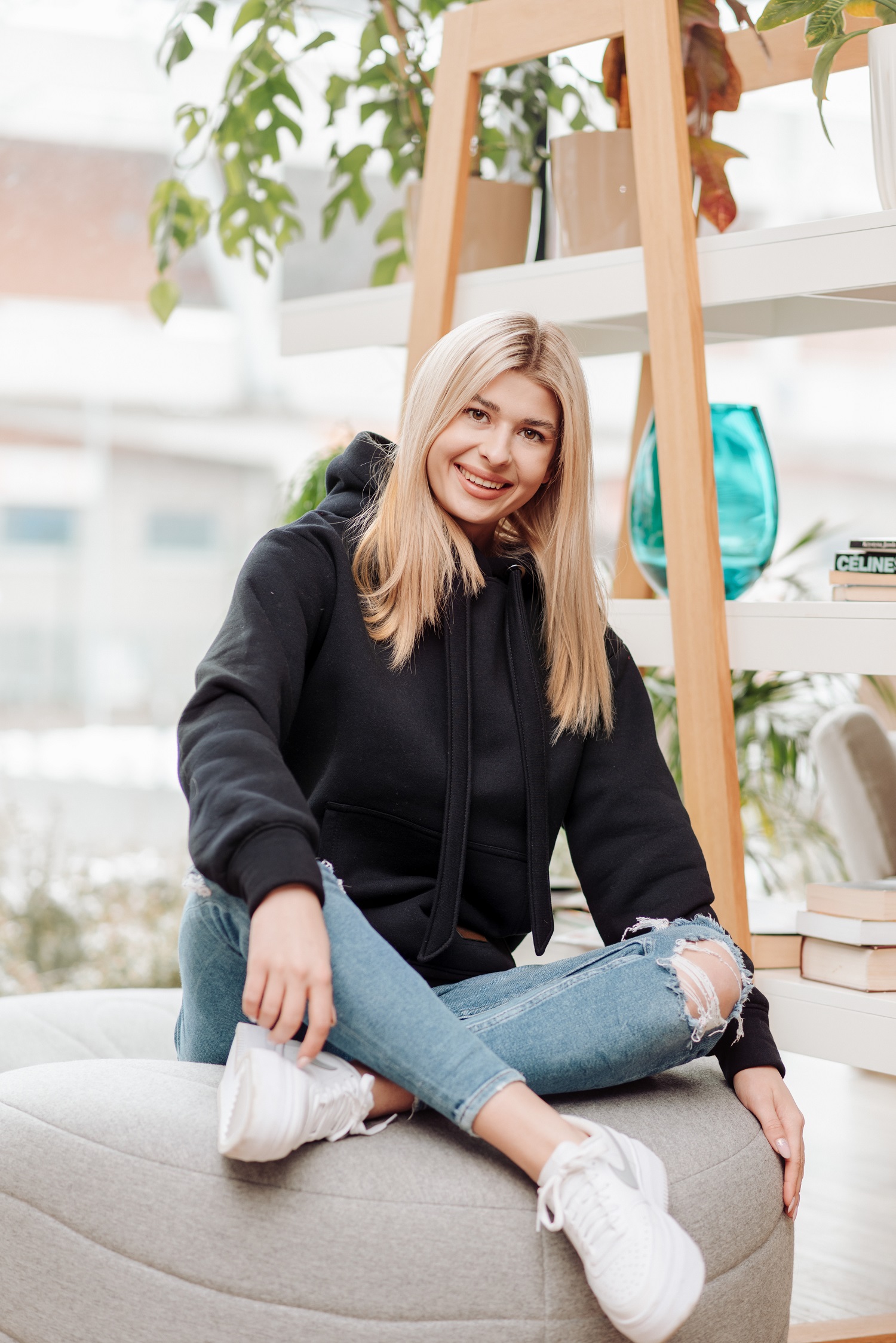 Bluza Clasic kangurka czarna - obrazek 2