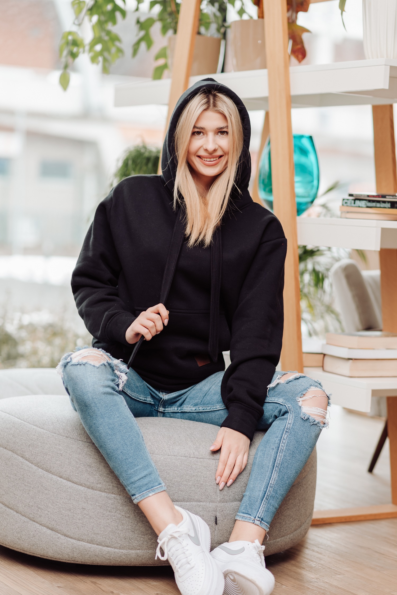 Bluza Clasic kangurka czarna - obrazek 3