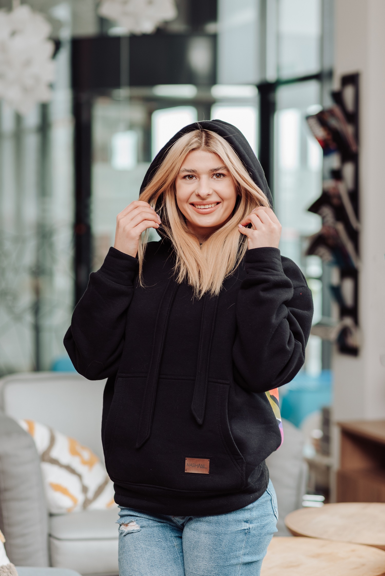 Bluza Clasic kangurka czarna - obrazek 4