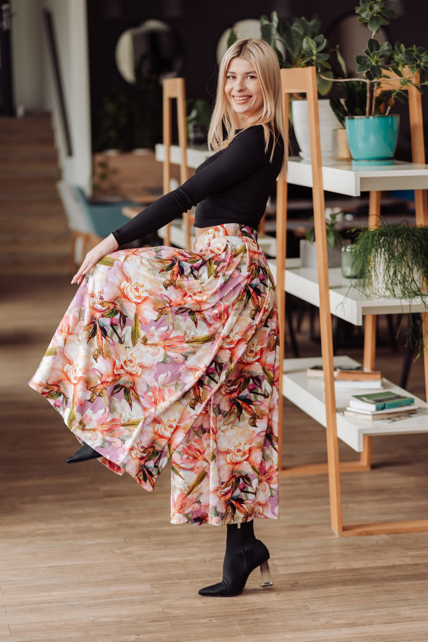 Spódnico spodnie wrzosowe piwonie