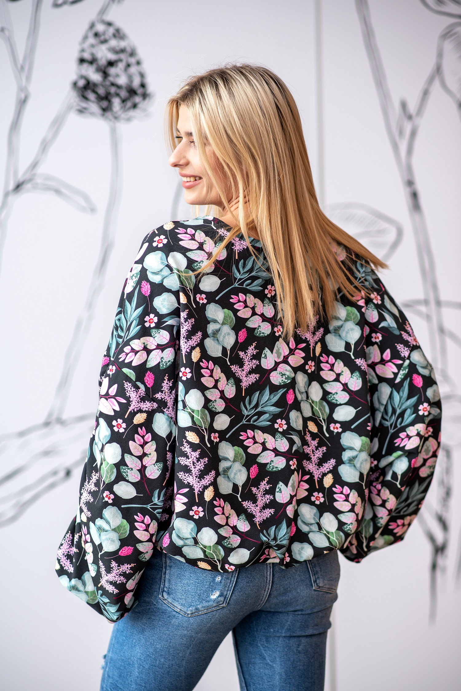 Bluzka z marszczonym rękawem herbal ciemne - obrazek 3