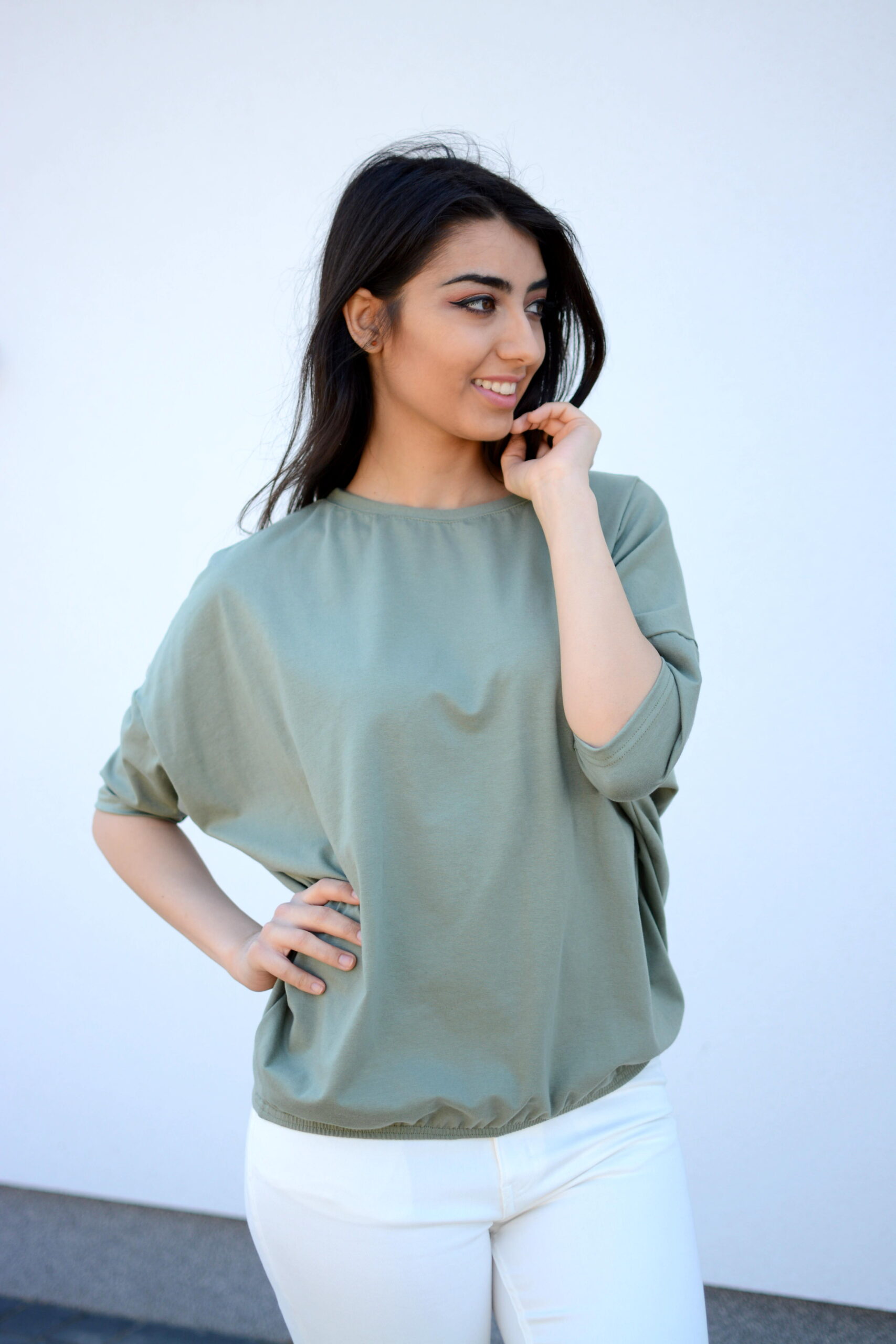 szeroka luźna bluzka nietoperz oversize khaki - obrazek 2