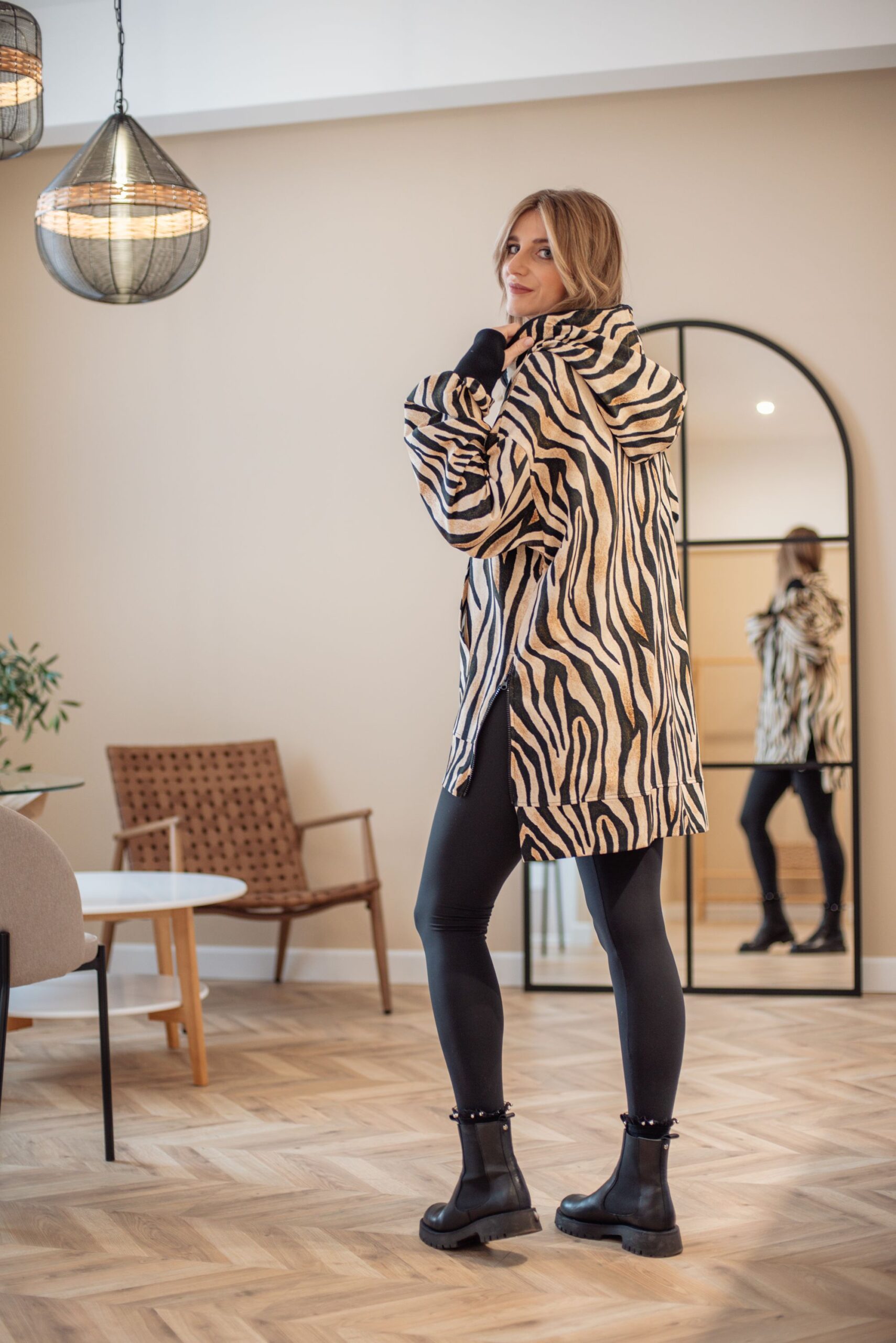 Bluza oversize Nina Zebra - obrazek 2