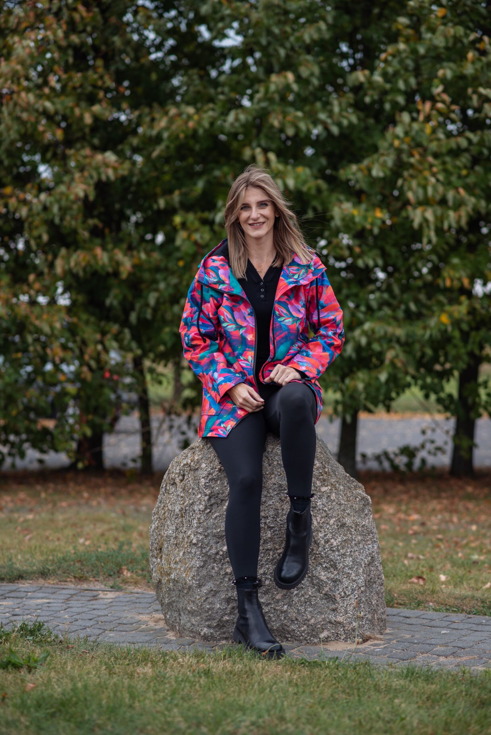 Kurtka przejściowa, pastelowe kwiaty - obrazek 4