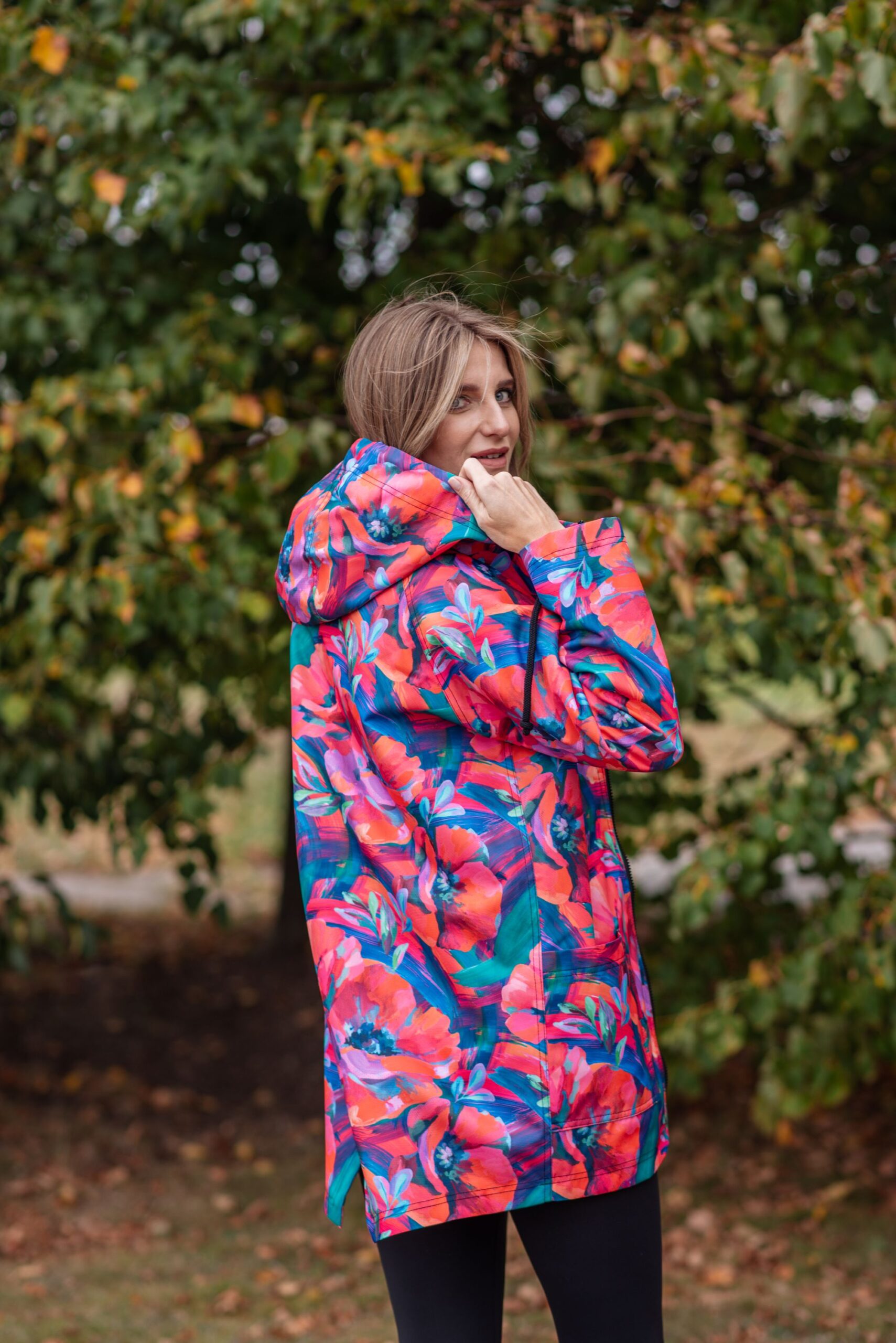 Kurtka przejściowa, pastelowe kwiaty - obrazek 9