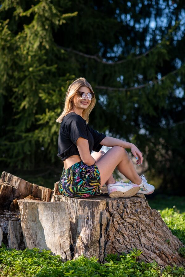 Szorty dresowe w palmy