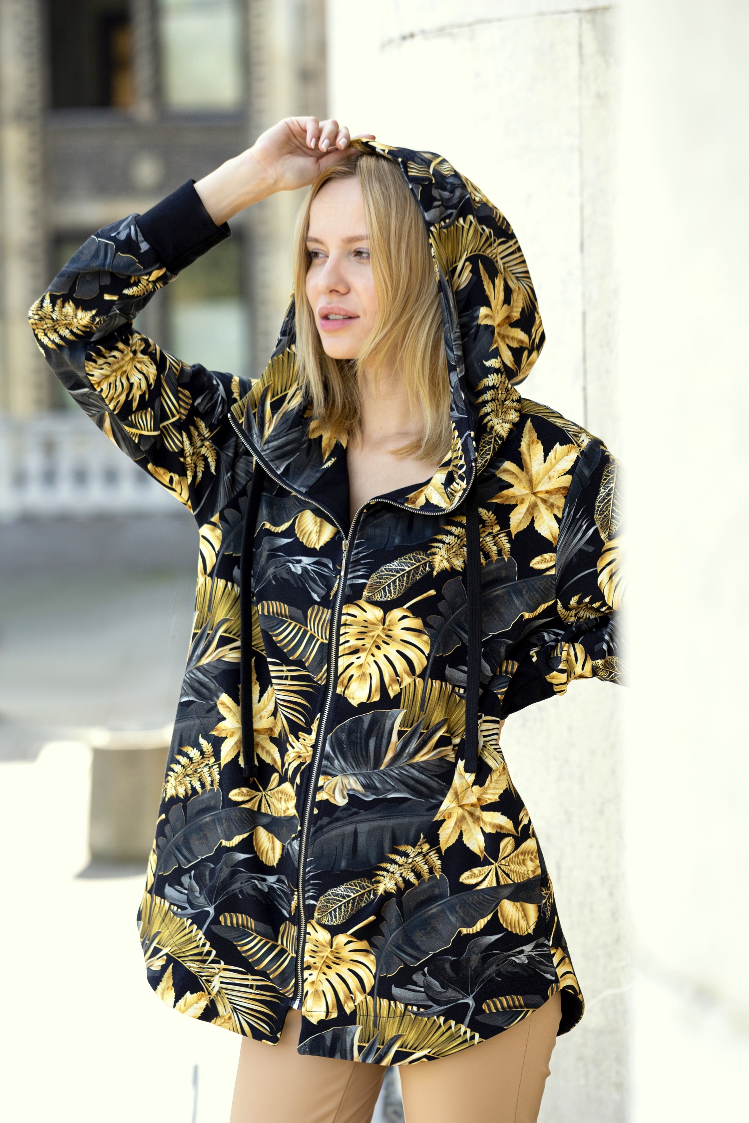 Bluza na suwak Long Back, złote liście - obrazek 6